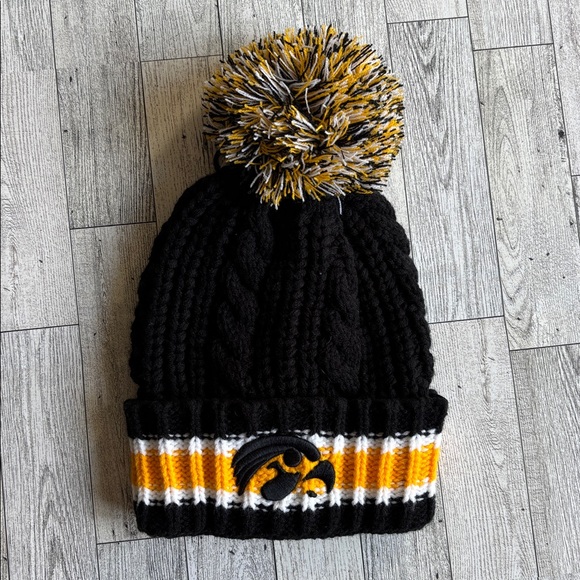 Iowa Hawkeyes Hat Black & Gold Pom Winter Cable‎ Knit Thick Beanie NCAA NEW GIFT - Picture 2 of 5